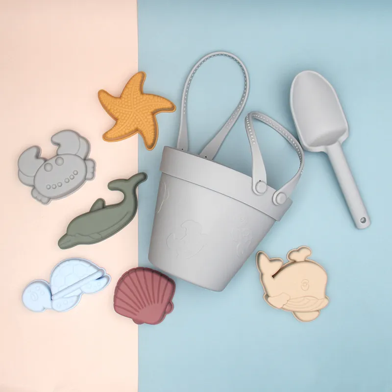 Close view of food-grade silicone baby tableware product details
